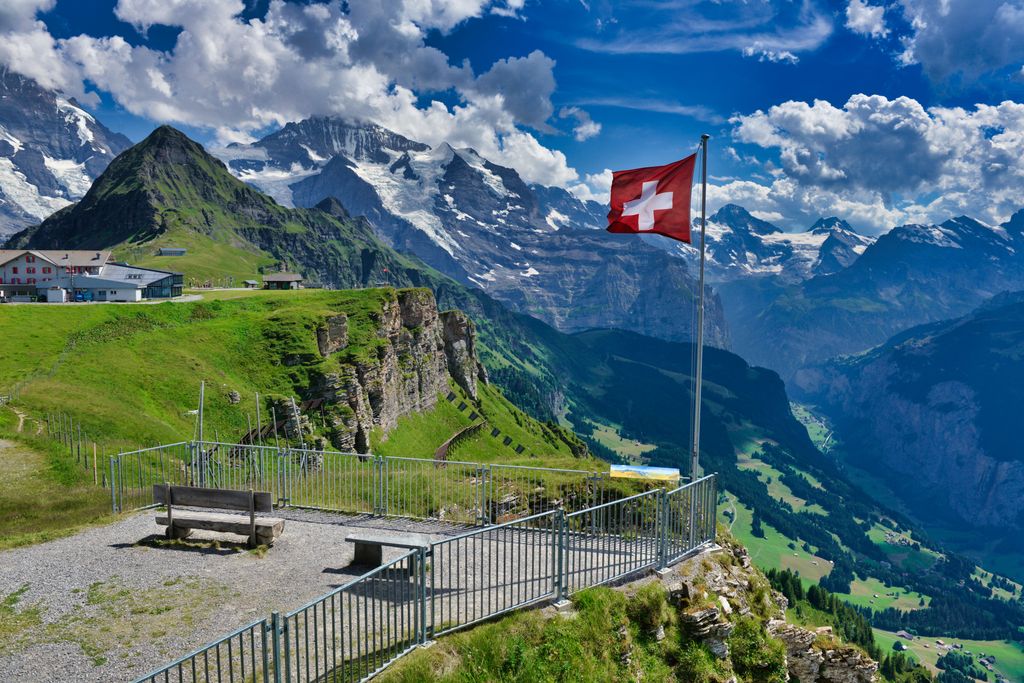 Panorámica de los Alpes suizos desde Grindelwald